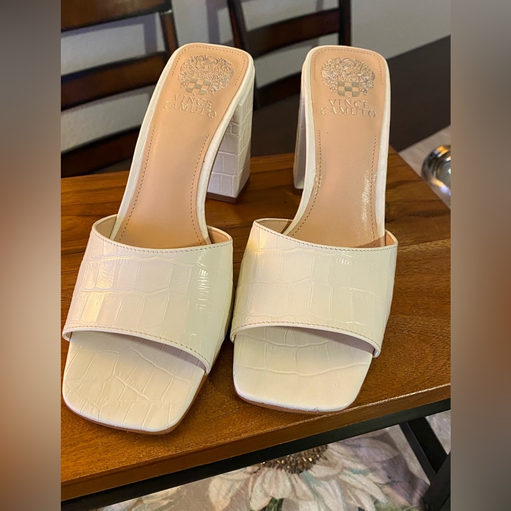 Vince Camuto white shoes. New without tag.
